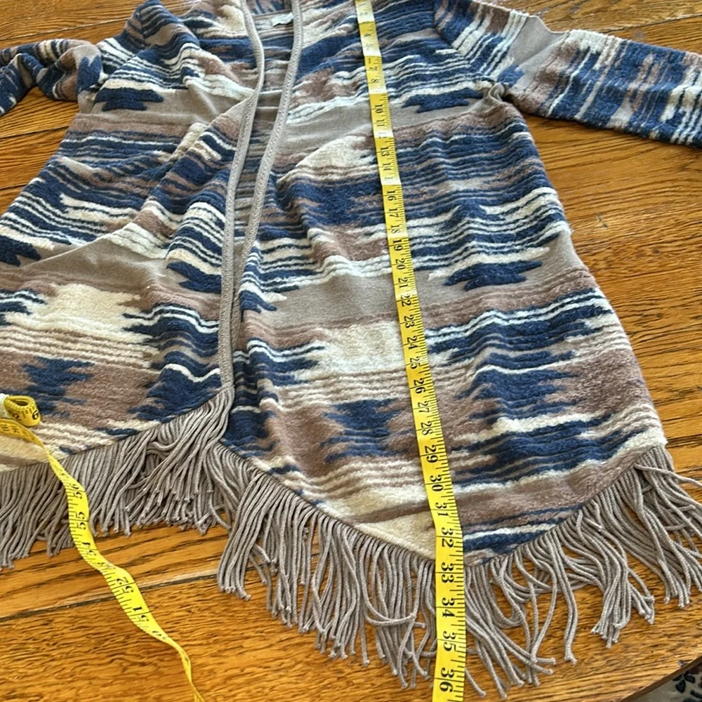 Lucky Brand open front Aztec blue, tan fringed cardigan.  Size Large.